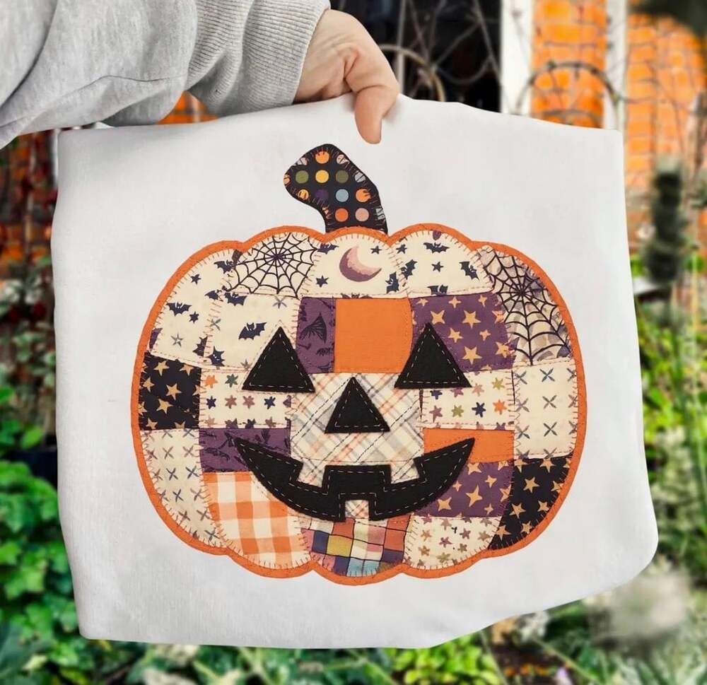 Gildan Patchwork Halloween Pumpkin Sweatshirt Beige